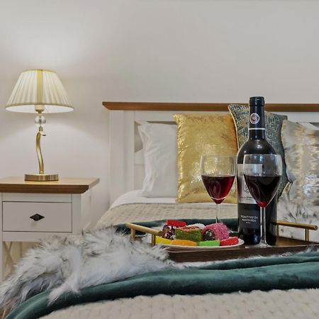 Sweet Luxury Three Rooms Apartment City Center Universitate Βουκουρέστι Εξωτερικό φωτογραφία