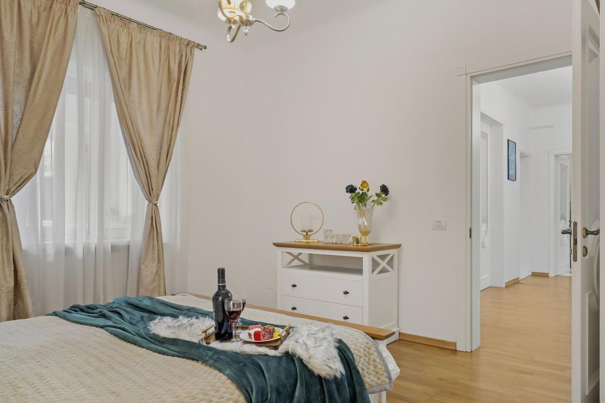 Sweet Luxury Three Rooms Apartment City Center Universitate Βουκουρέστι Εξωτερικό φωτογραφία