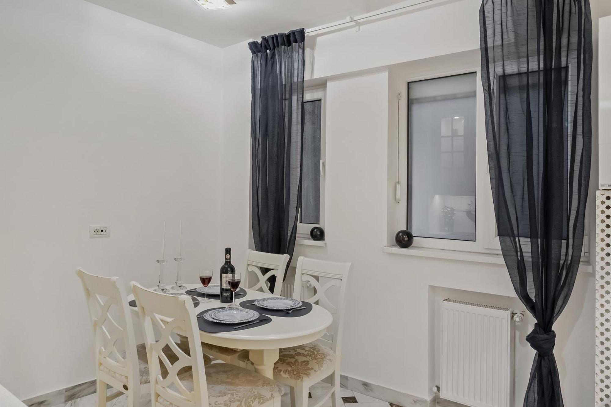 Sweet Luxury Three Rooms Apartment City Center Universitate Βουκουρέστι Εξωτερικό φωτογραφία
