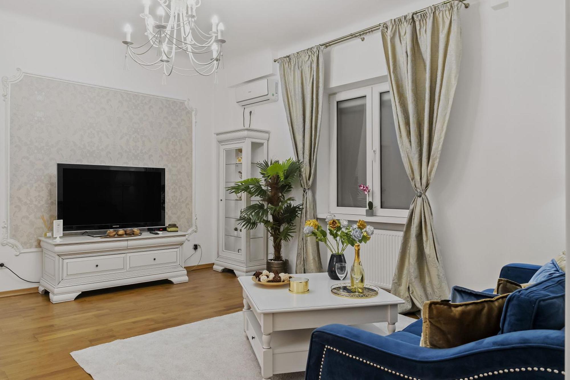 Sweet Luxury Three Rooms Apartment City Center Universitate Βουκουρέστι Εξωτερικό φωτογραφία